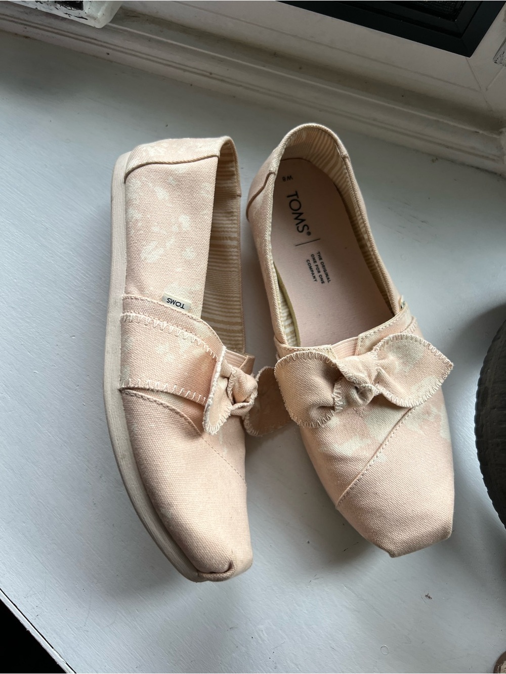 Toms Women's Bow Slip-On Flats in Light Pink